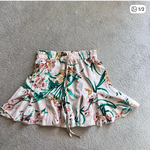 Lot of 5 Women's Skirts - Floral, Blue Scroll, Pink Ruffle, Tropical, Cream - Picture 4 of 6